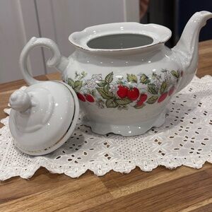 Floral Teapot with Strawberries